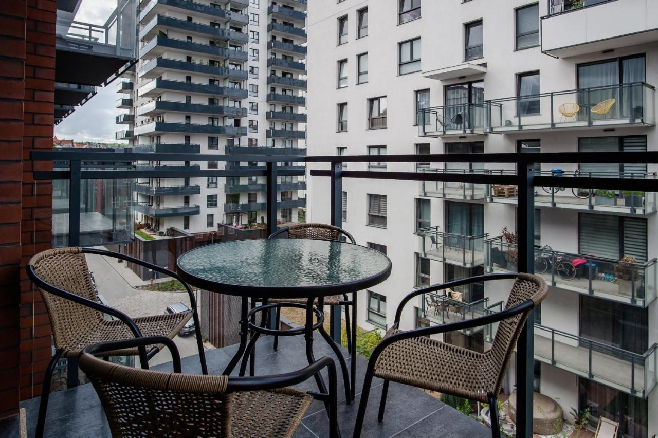 Shipyard Gdansk Apartment - Free Private Parking Exterior photo